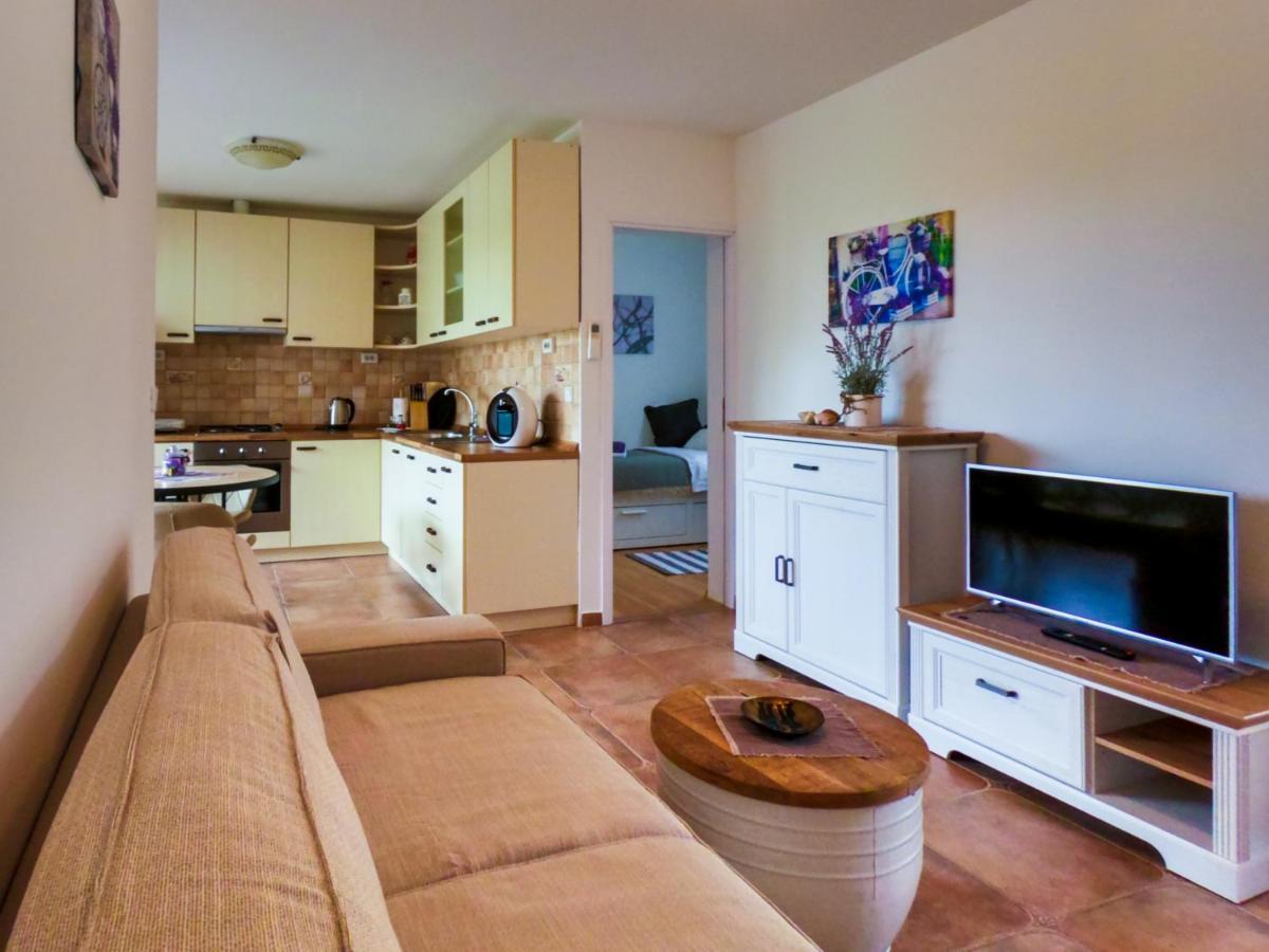 Apartments Summer Touch เพทรอซาเน ภายนอก รูปภาพ